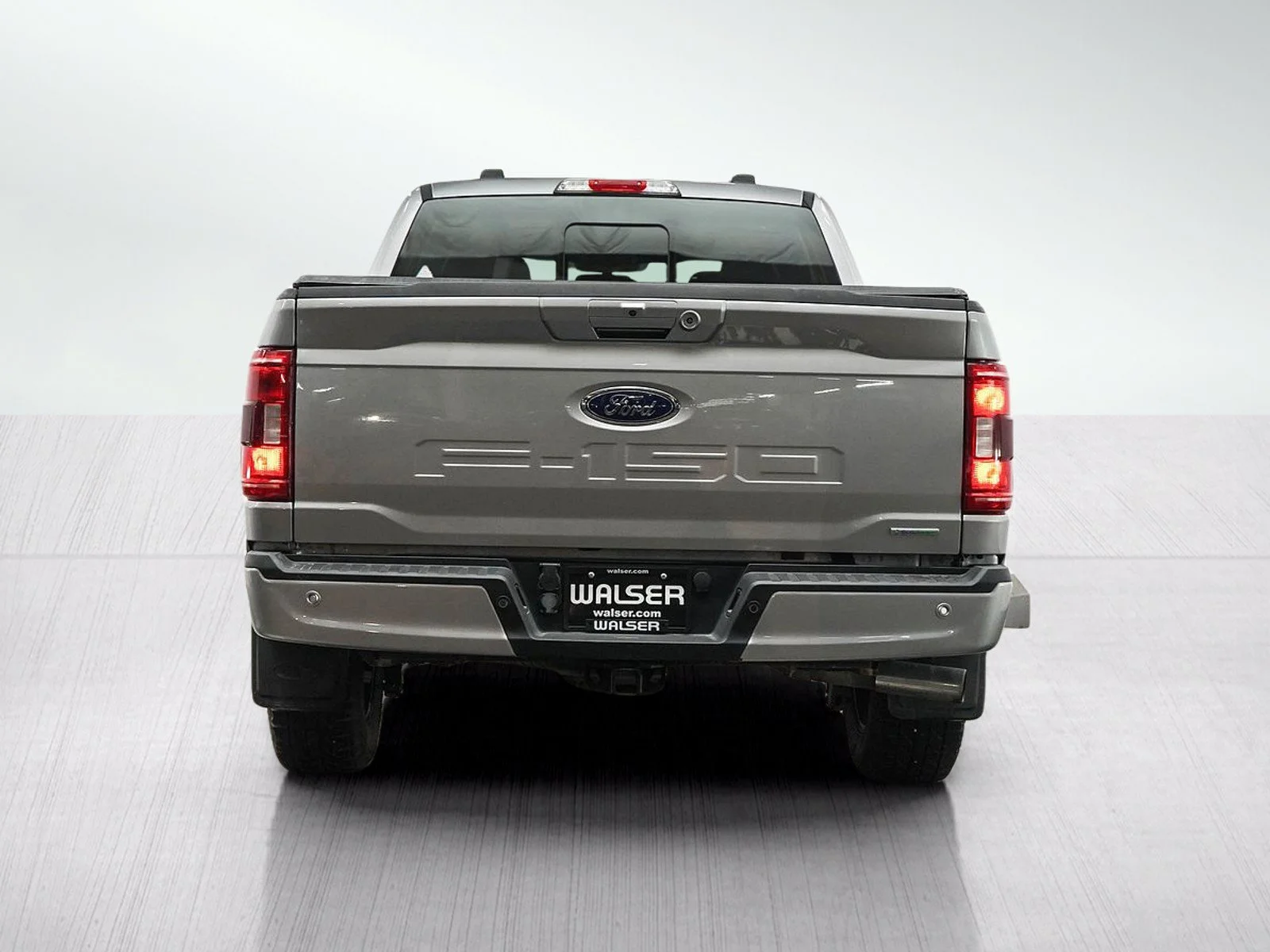 Used 2022  Ford XL image 4