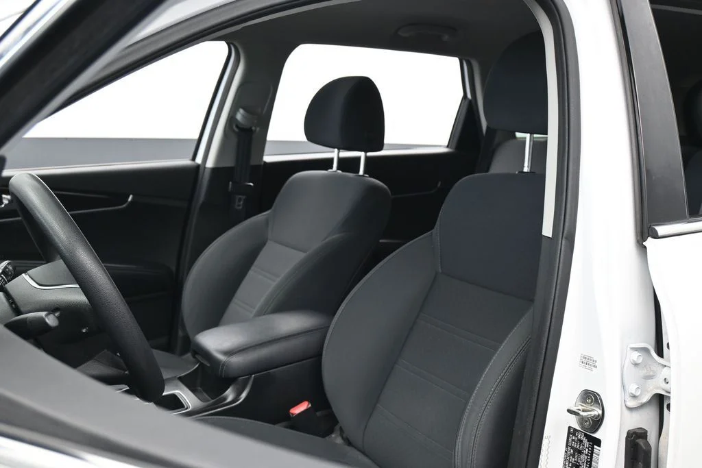 Used 2020 Snow White Pearl Kia LX image 10