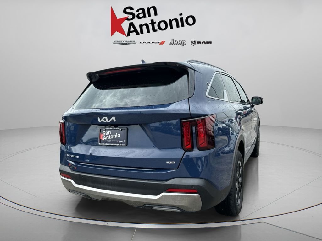 Used 2025 Black Kia S image 14