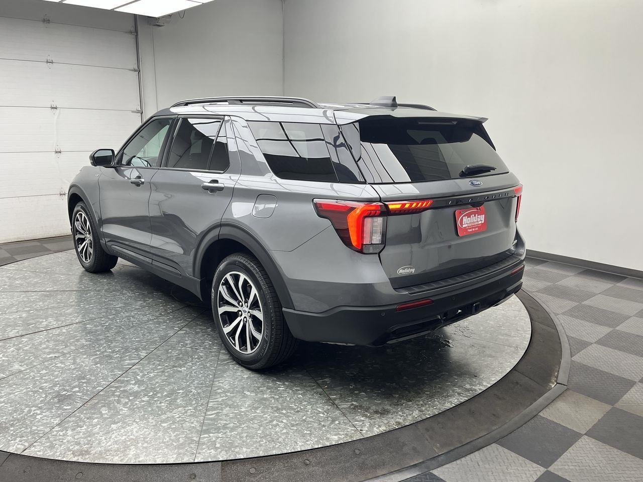 Used 2025 Carbonized Gray Ford ST-Line image 2