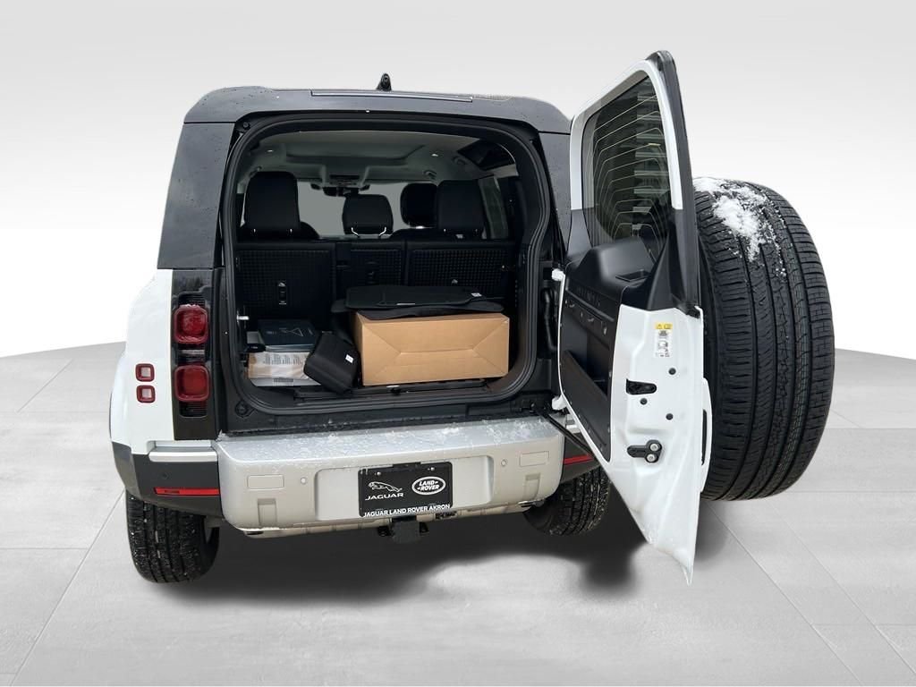 2025 Land Rover Defender S - Photo 10