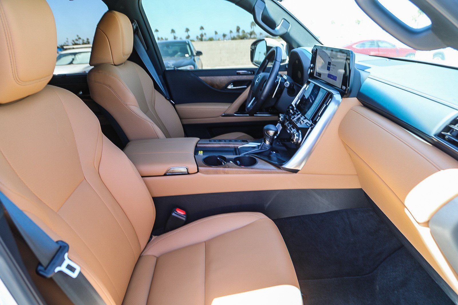 Certified Used 2026 Eminent White Pearl Lexus 600 Luxury image 15