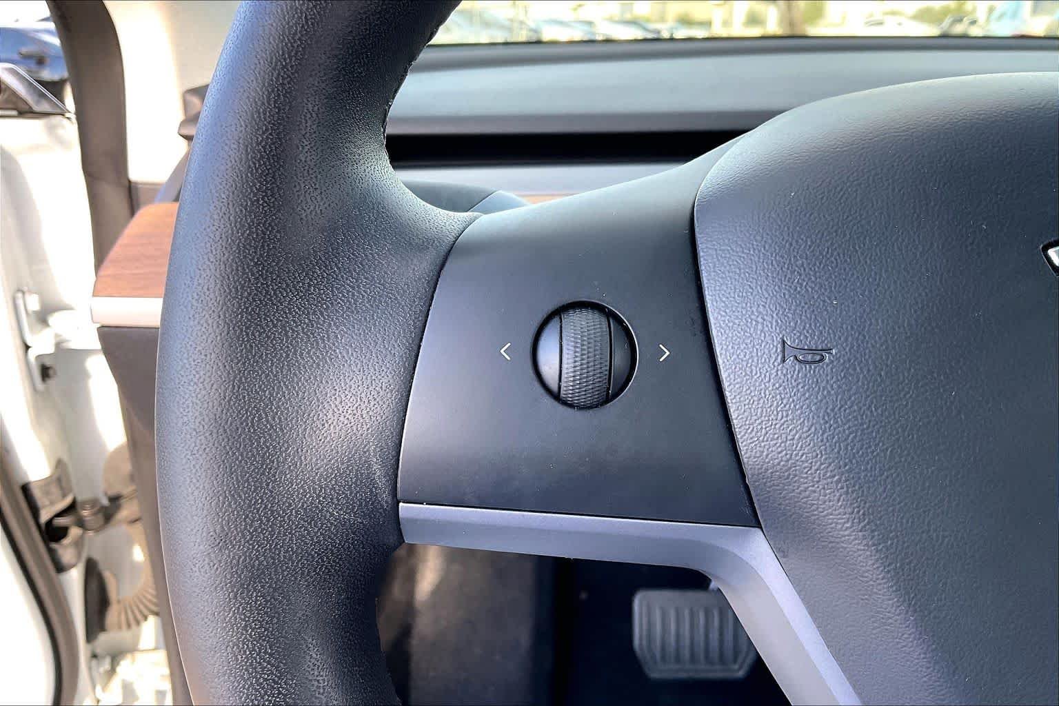 Used 2020 Pearl White Multi-Coat Tesla Standard Range image 20