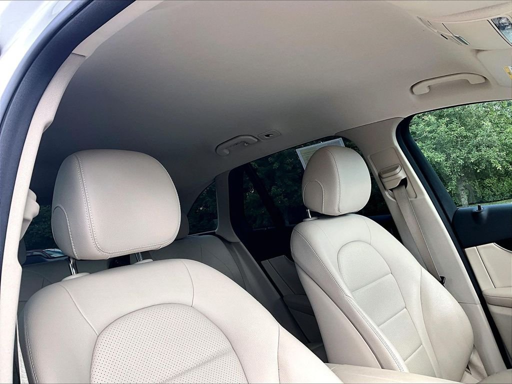 Used 2019 White Mercedes-Benz GLC 300 image 22