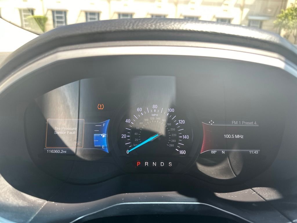 Used 2017 Gray Ford SEL image 15