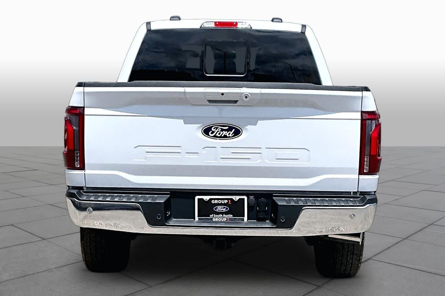 Certified Used 2025 Oxford White Clearcoat Ford LARIAT image 9