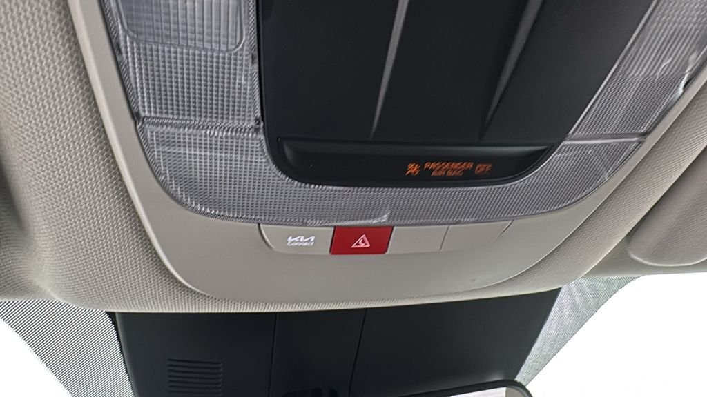 2025 Kia Sorento S - Photo 30