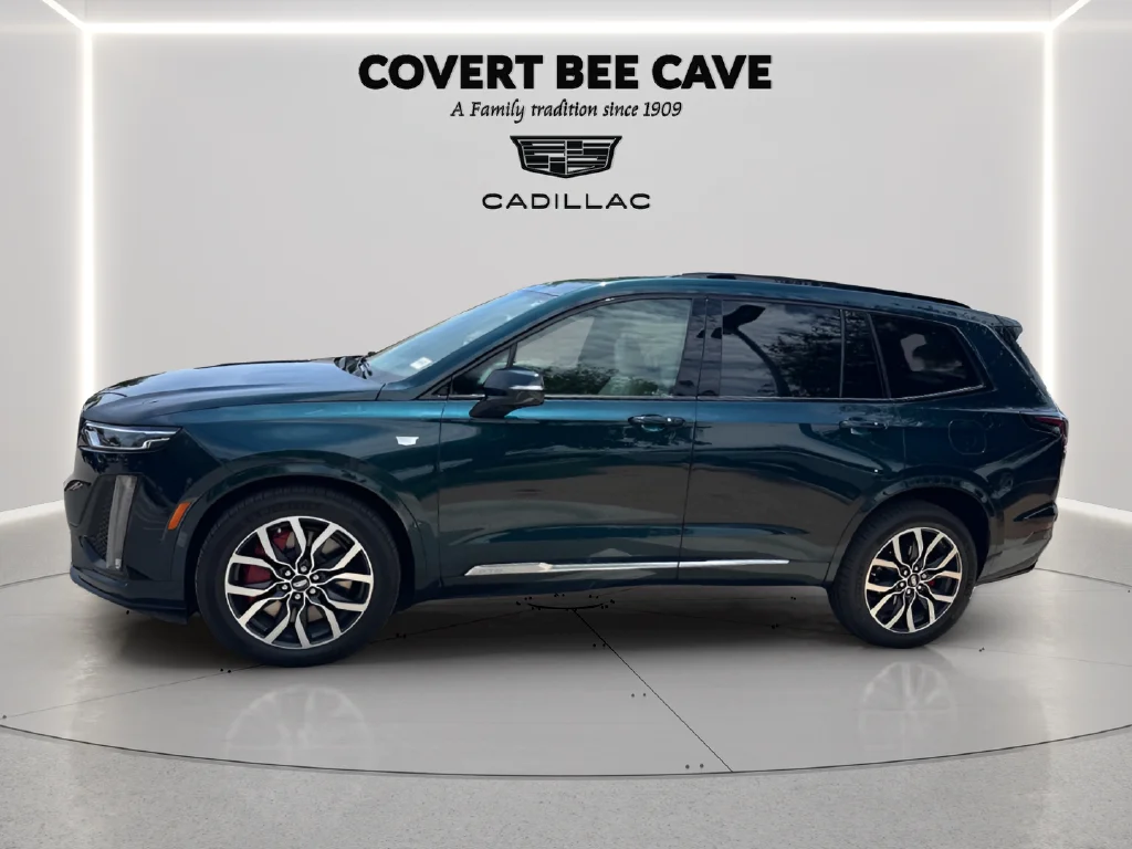 Used 2025 Green Cadillac Sport image 4