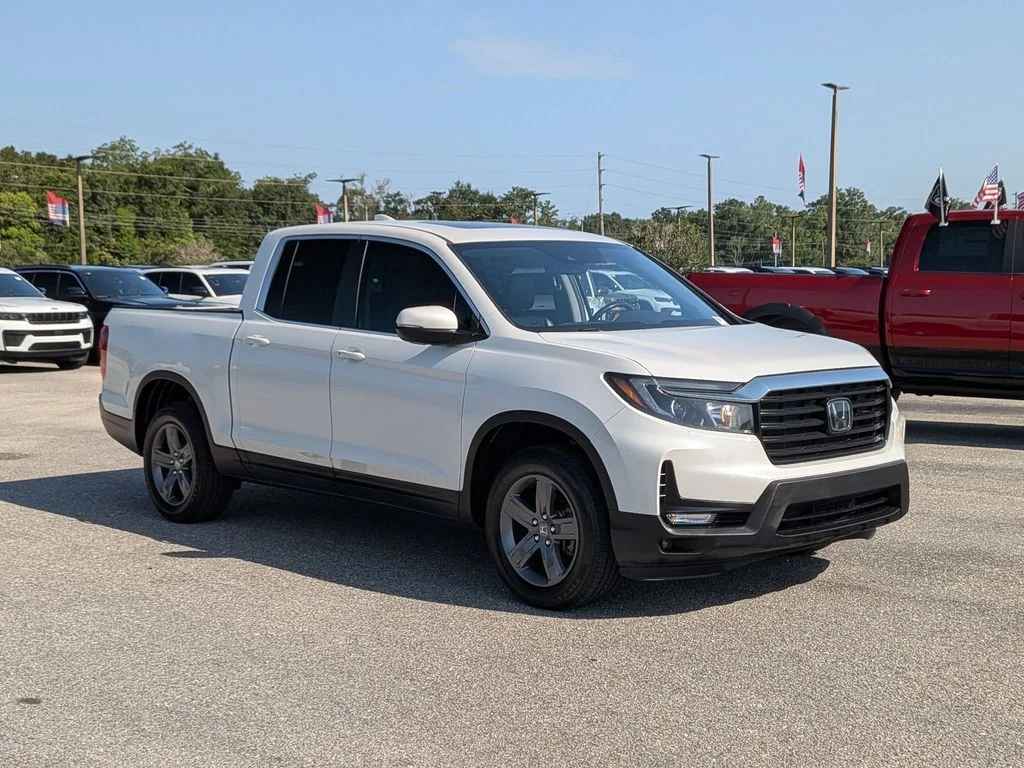 Used 2023 White Honda RTL image 7