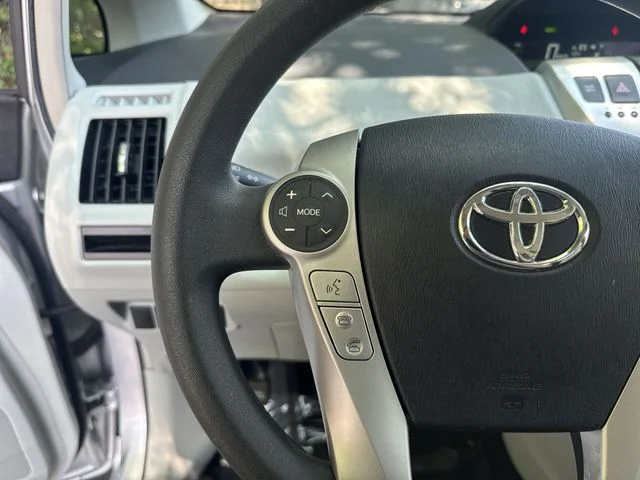 Used 2014 Silver Toyota Three image 16