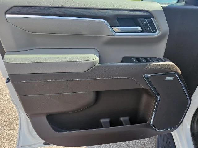 2026 GMC Sierra 1500 SLT - Photo 10