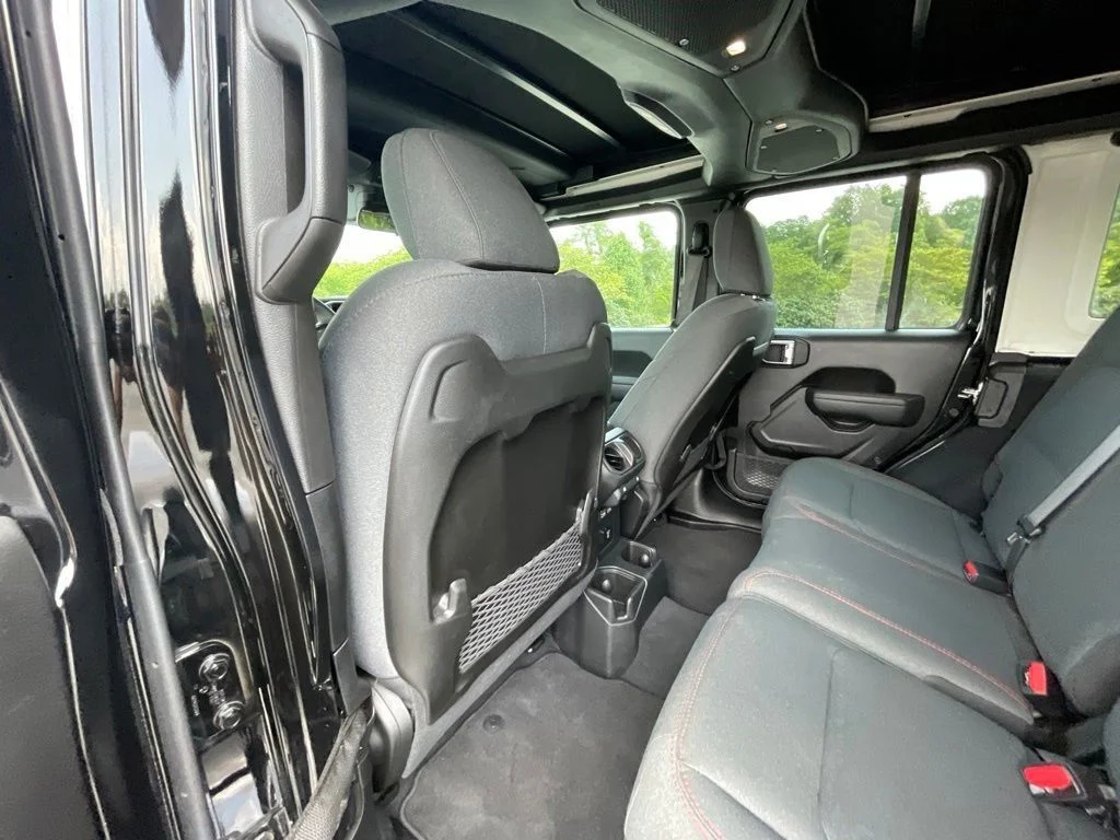 Used 2025 Black Jeep Rubicon image 15
