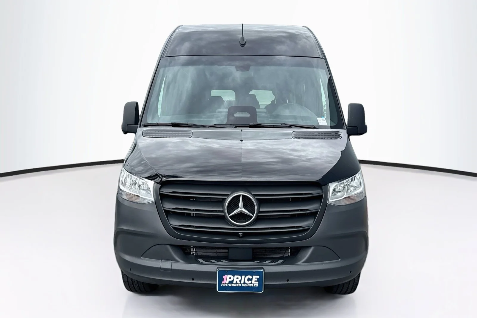 Used 2025 Obsidian Black Metallic Mercedes-Benz  image 2