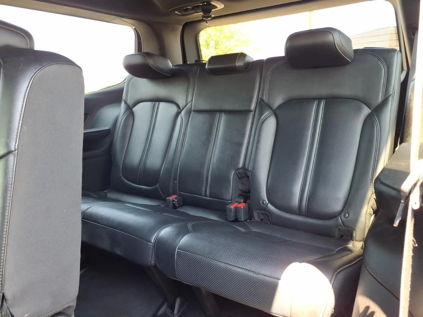 Used 2022 Diamond Black Crystal Pearlcoat Jeep Series III image 22