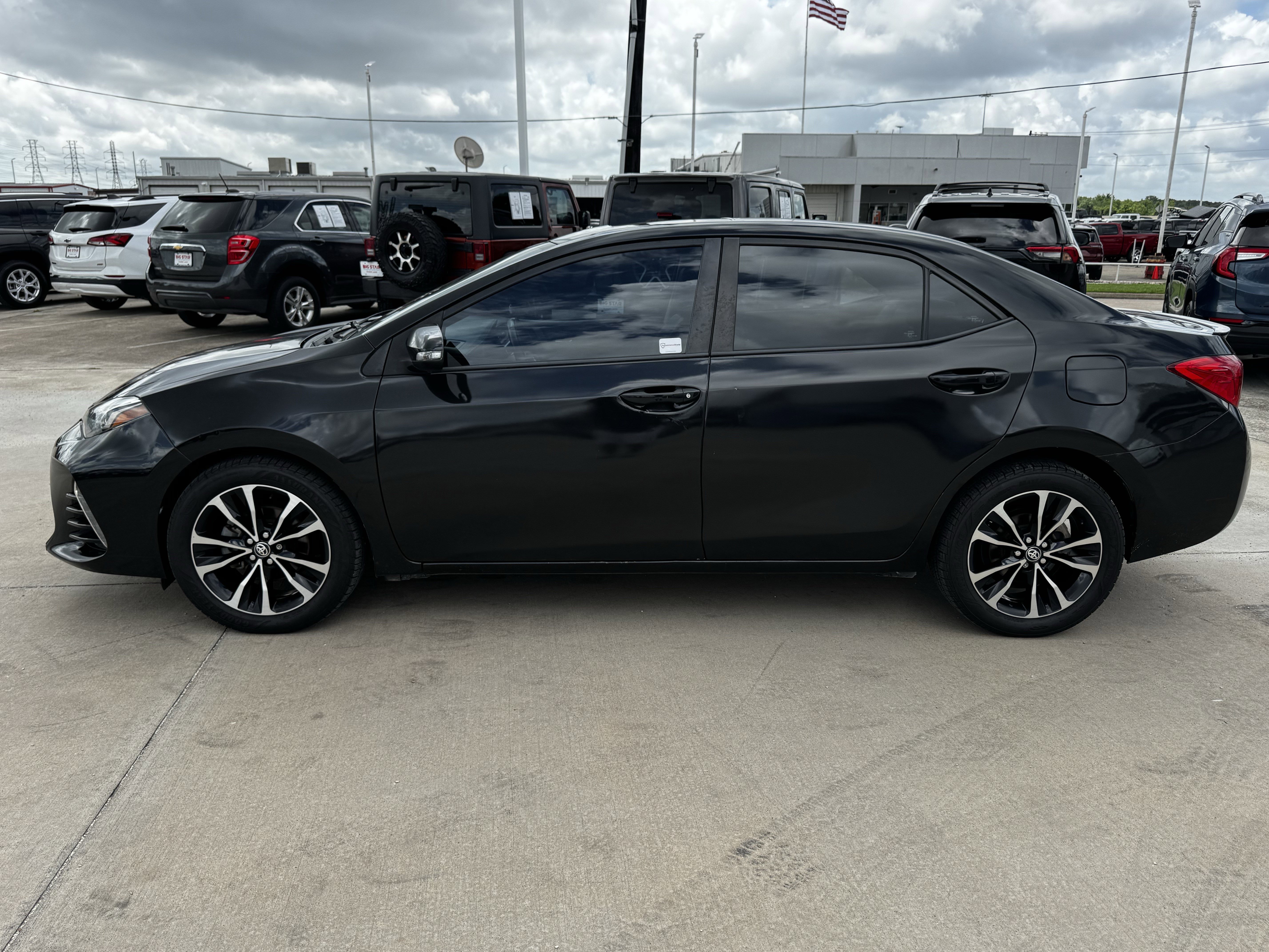 Used 2019 Black Sand Pearl Toyota L image 6