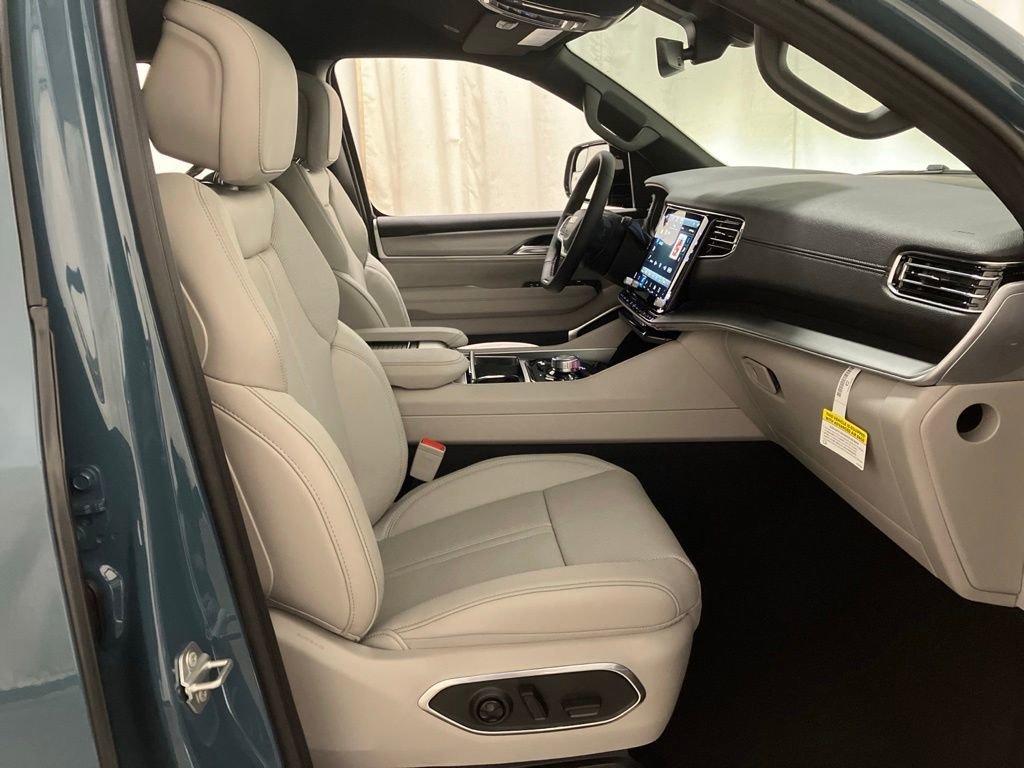 New 2026 Steel Blue Exterior Paint Jeep Limited Altitude image 20