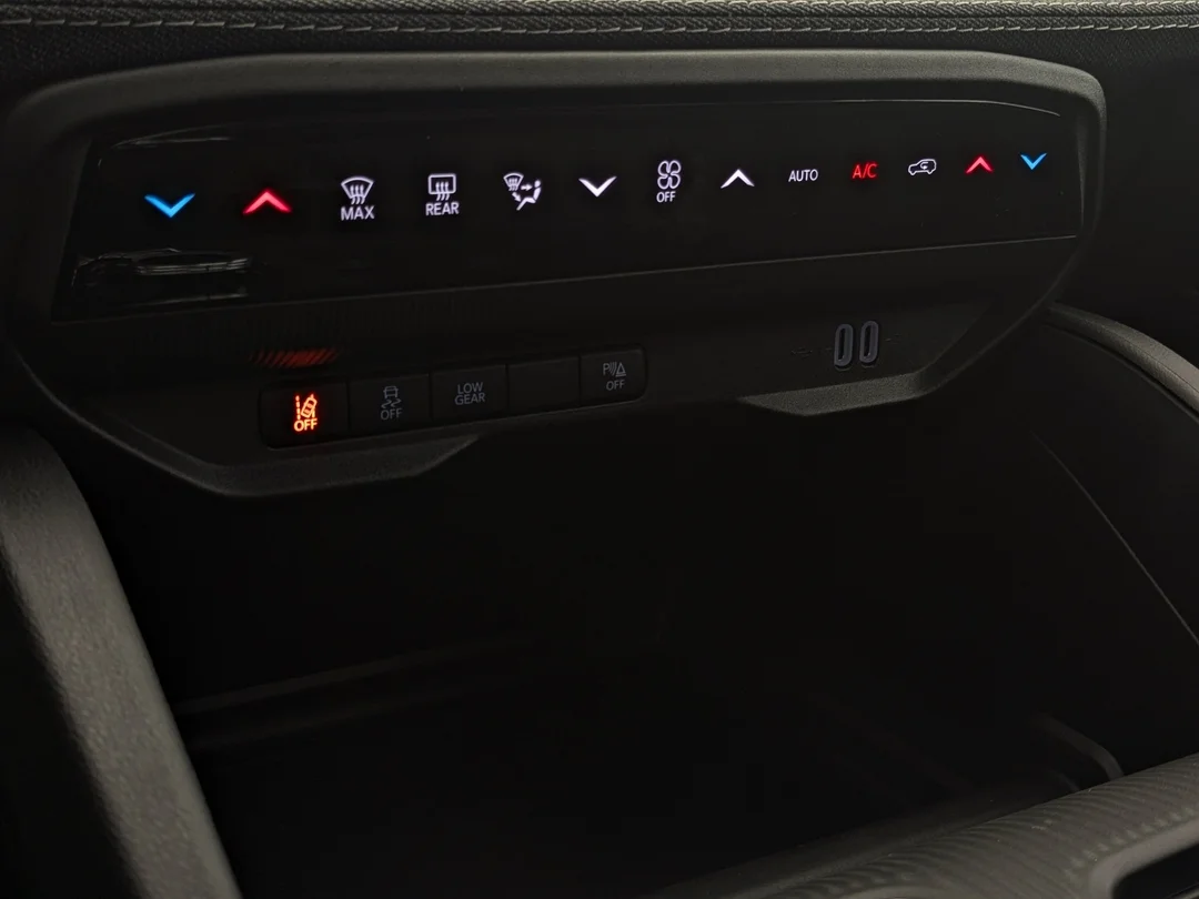 New 2026 Black Jeep Laredo - - 4x4 - Pkg 23F - Mopar Protect Pkg - Compact Spare - 1.6L Turbo Hybrid & More! image 22
