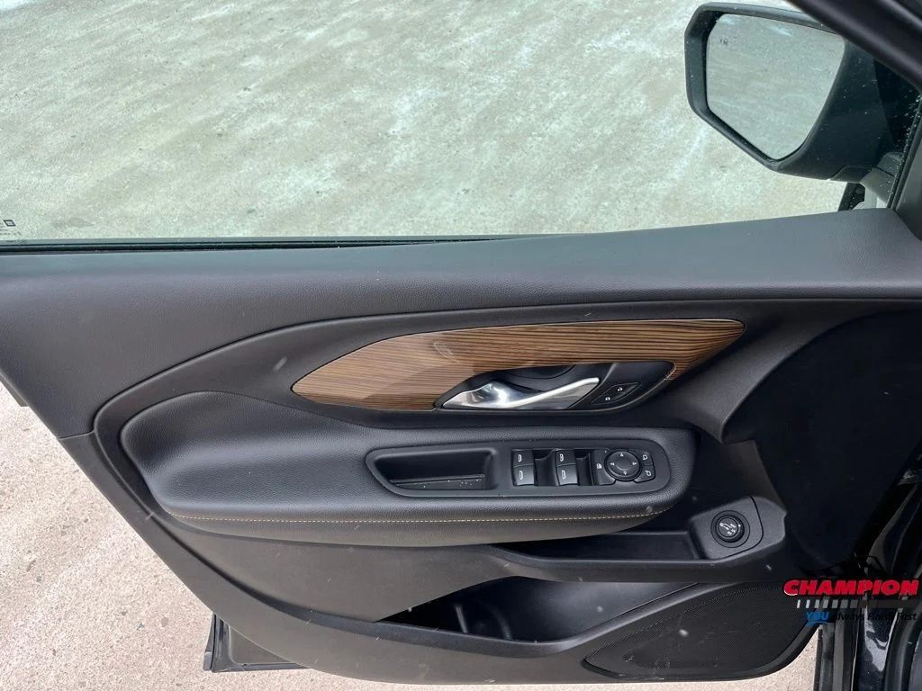 Used 2018 Black GMC SLE image 21