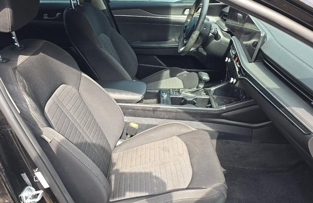 Used 2025 Black Kia LXS image 6