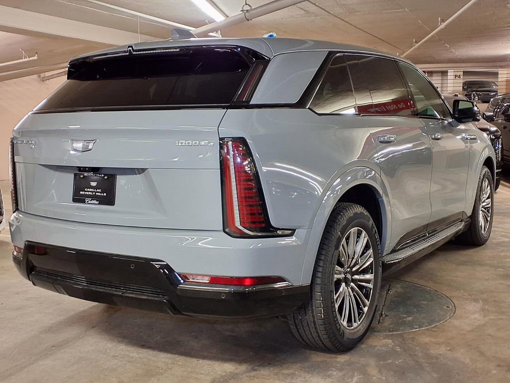 Used 2026 Luna Metallic Cadillac Sport image 8