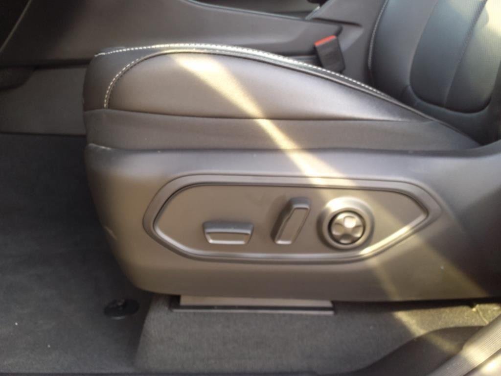 Used 2024 Silver Zynith Jeep  image 9