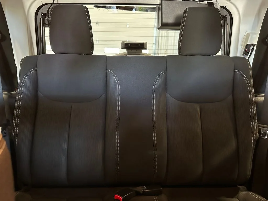 Used 2018 Red Jeep Sahara image 34