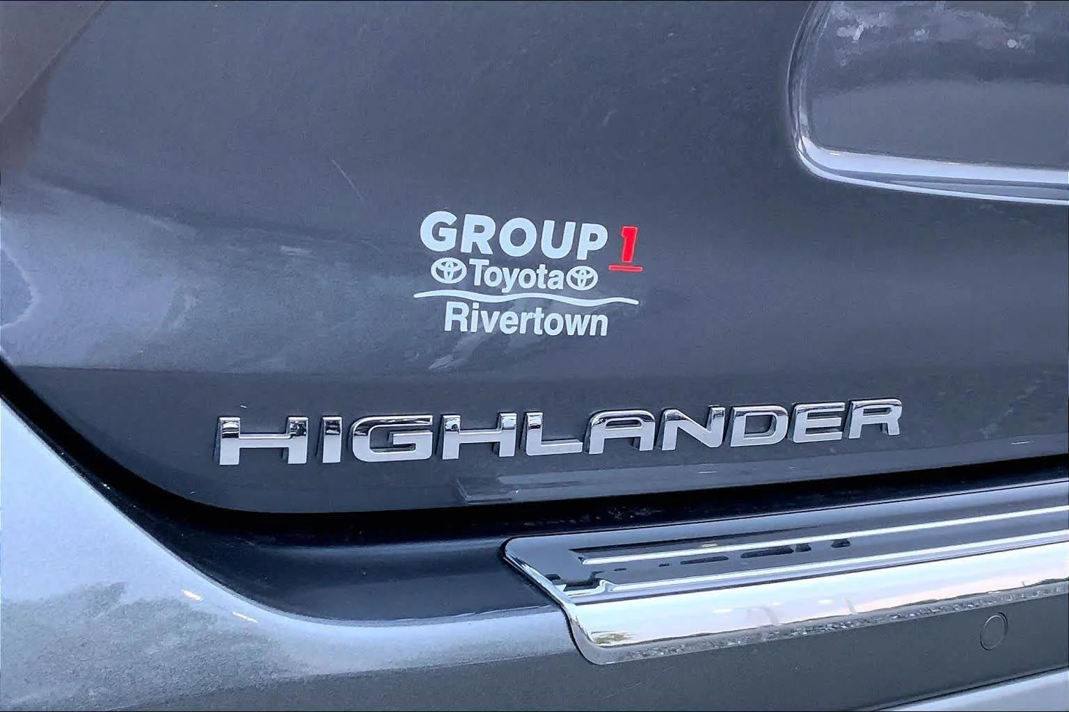 Used 2023 Magnetic Gray Metallic Toyota Platinum image 28