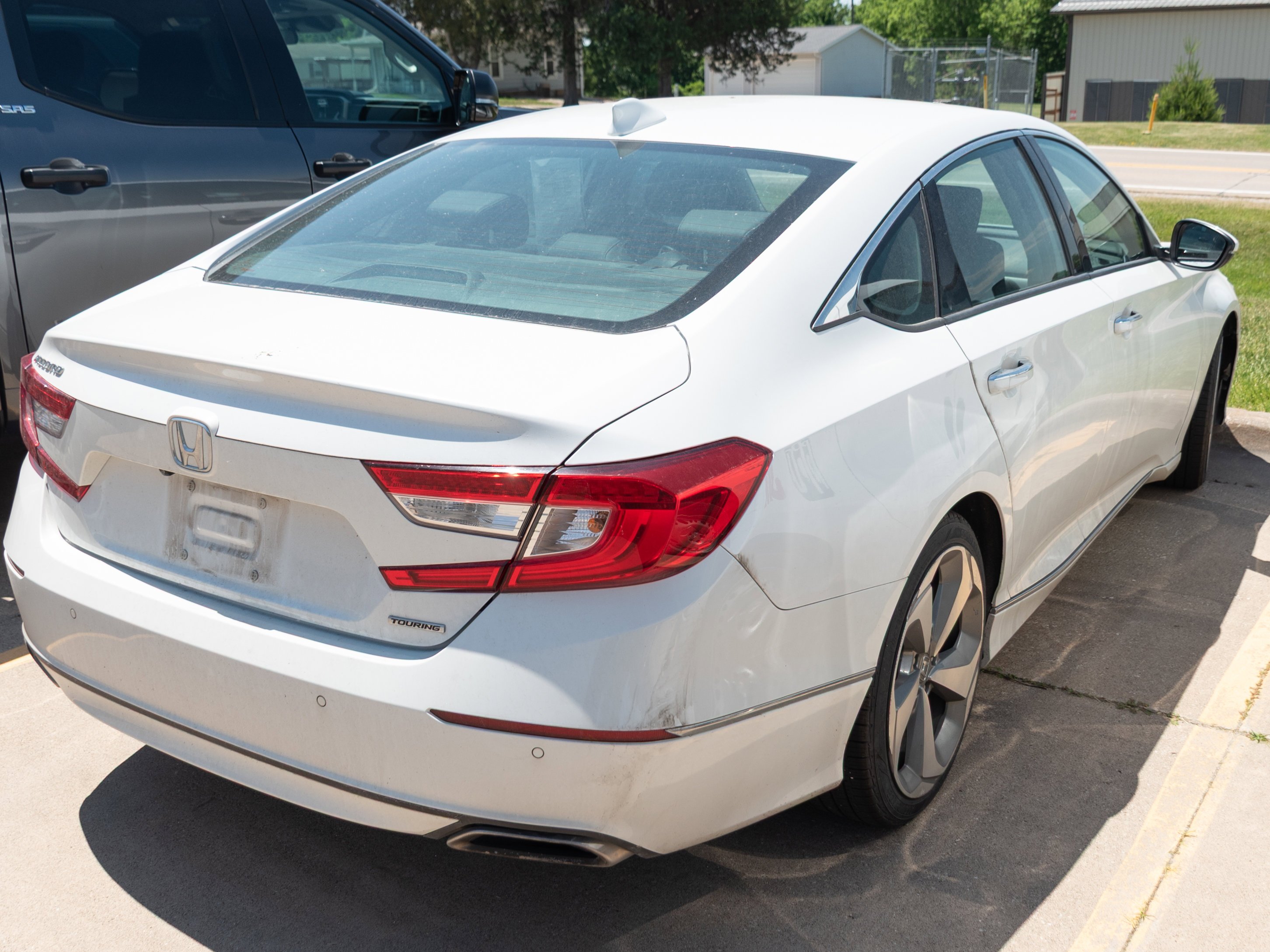 Used 2018 White Honda Touring 1.5T image 6