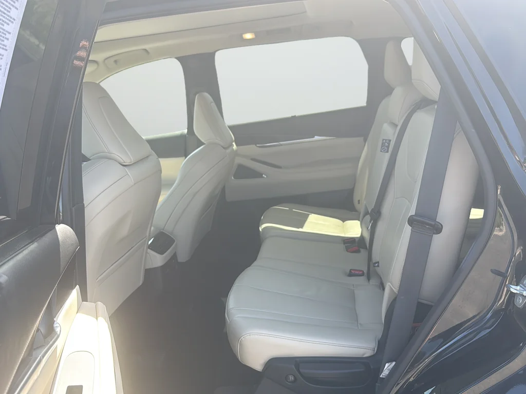 Used 2023 Black INFINITI Sensory image 17