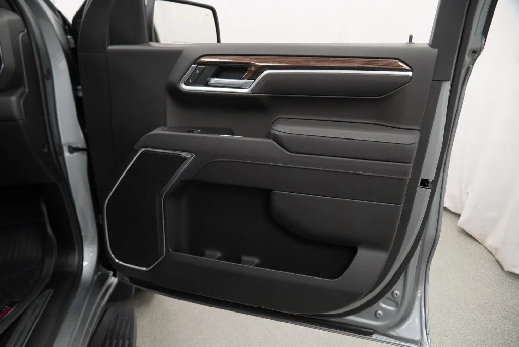New 2026 Sterling Gray Metallic Chevrolet LT image 35