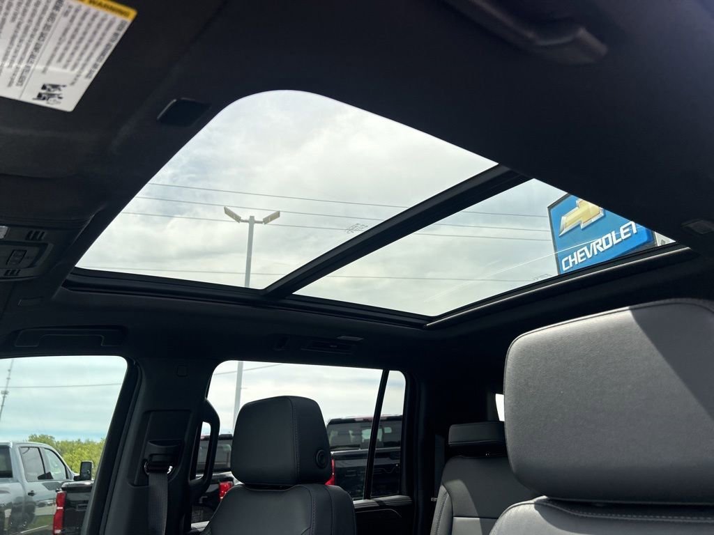 Used 2024 Black Chevrolet Z71 image 23