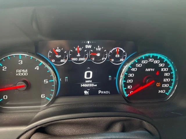 Used 2018 Silver GMC Denali image 11