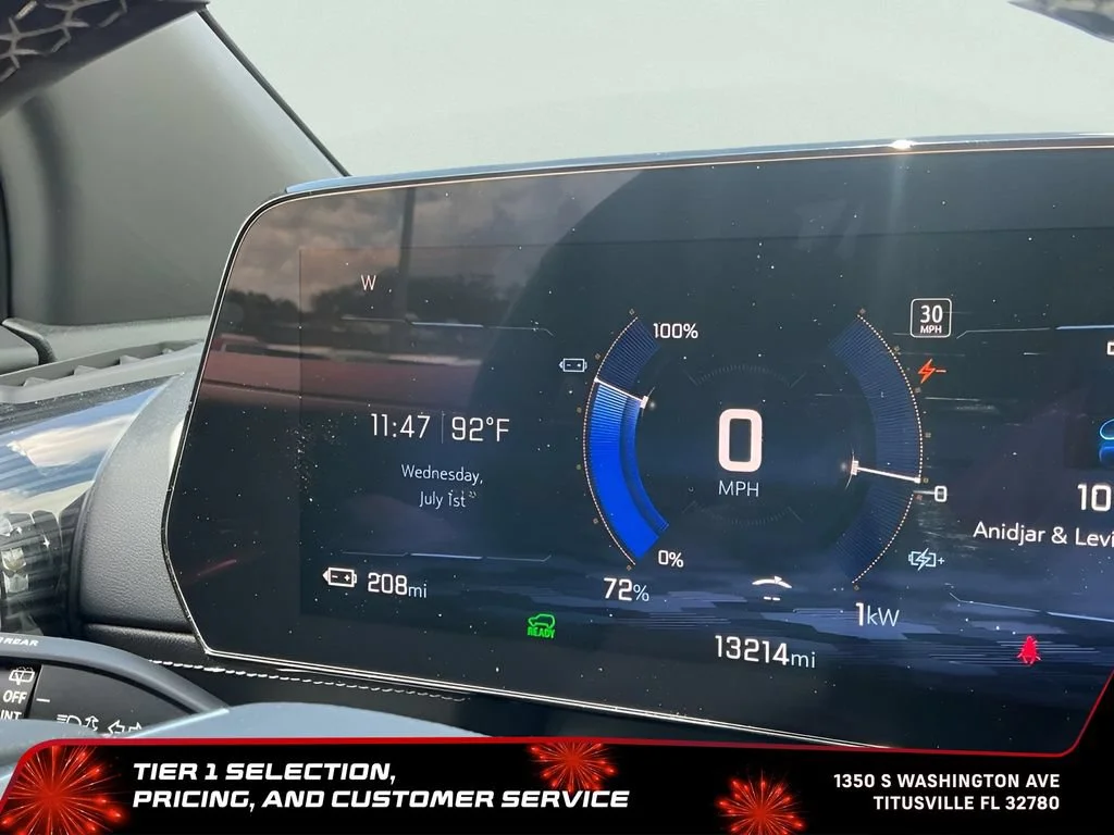 Used 2024 Summit White Chevrolet LT image 36