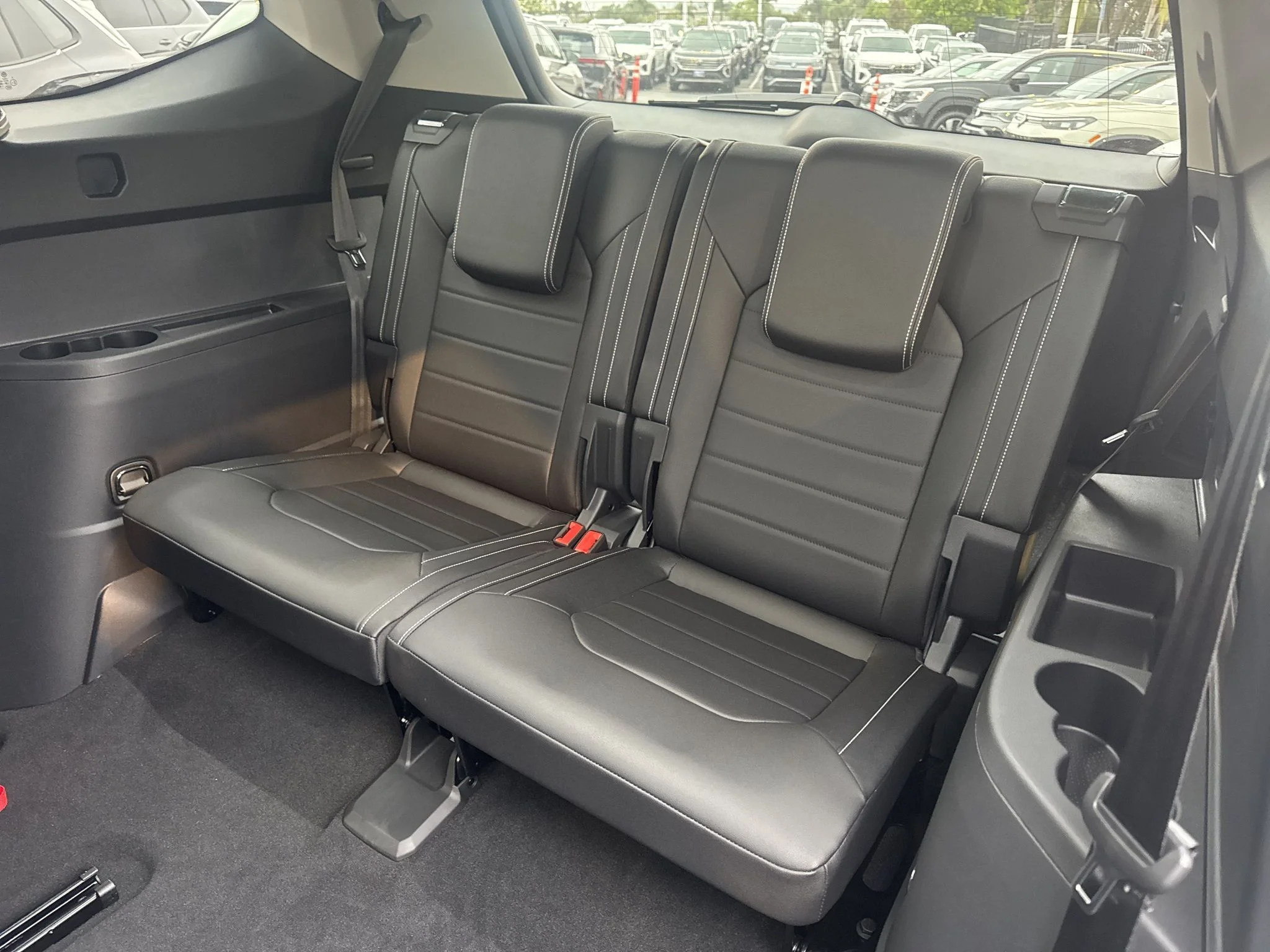 New 2026 Deep Black Pearl Volkswagen 2.0T SEL image 31