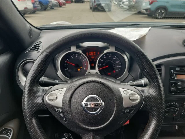 Used 2014 Blue Nissan S image 23