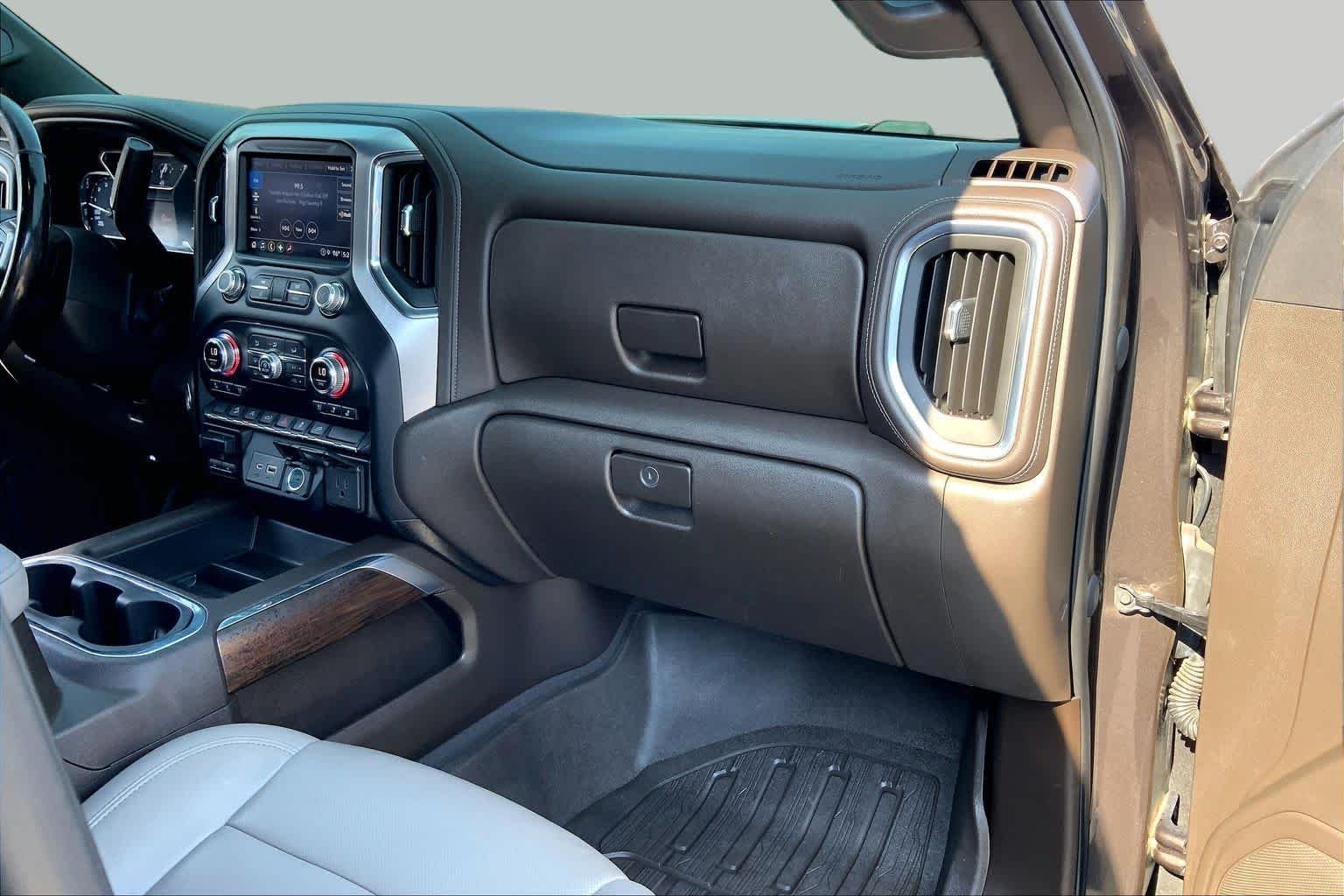 Used 2021 Brownstone Metallic GMC SLT image 19