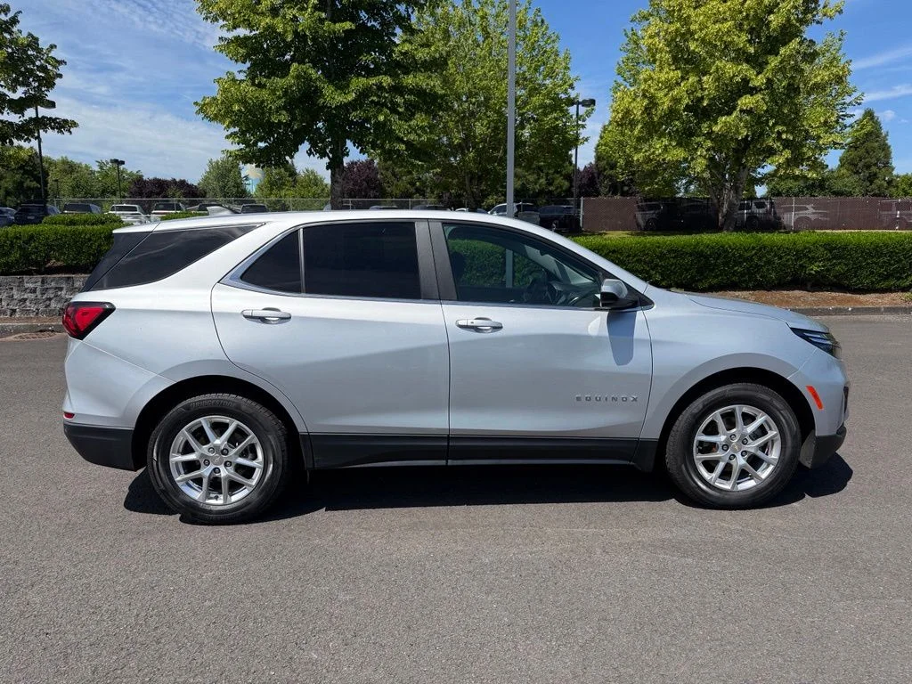 Used 2022 Silver Ice Metallic Chevrolet LT image 8