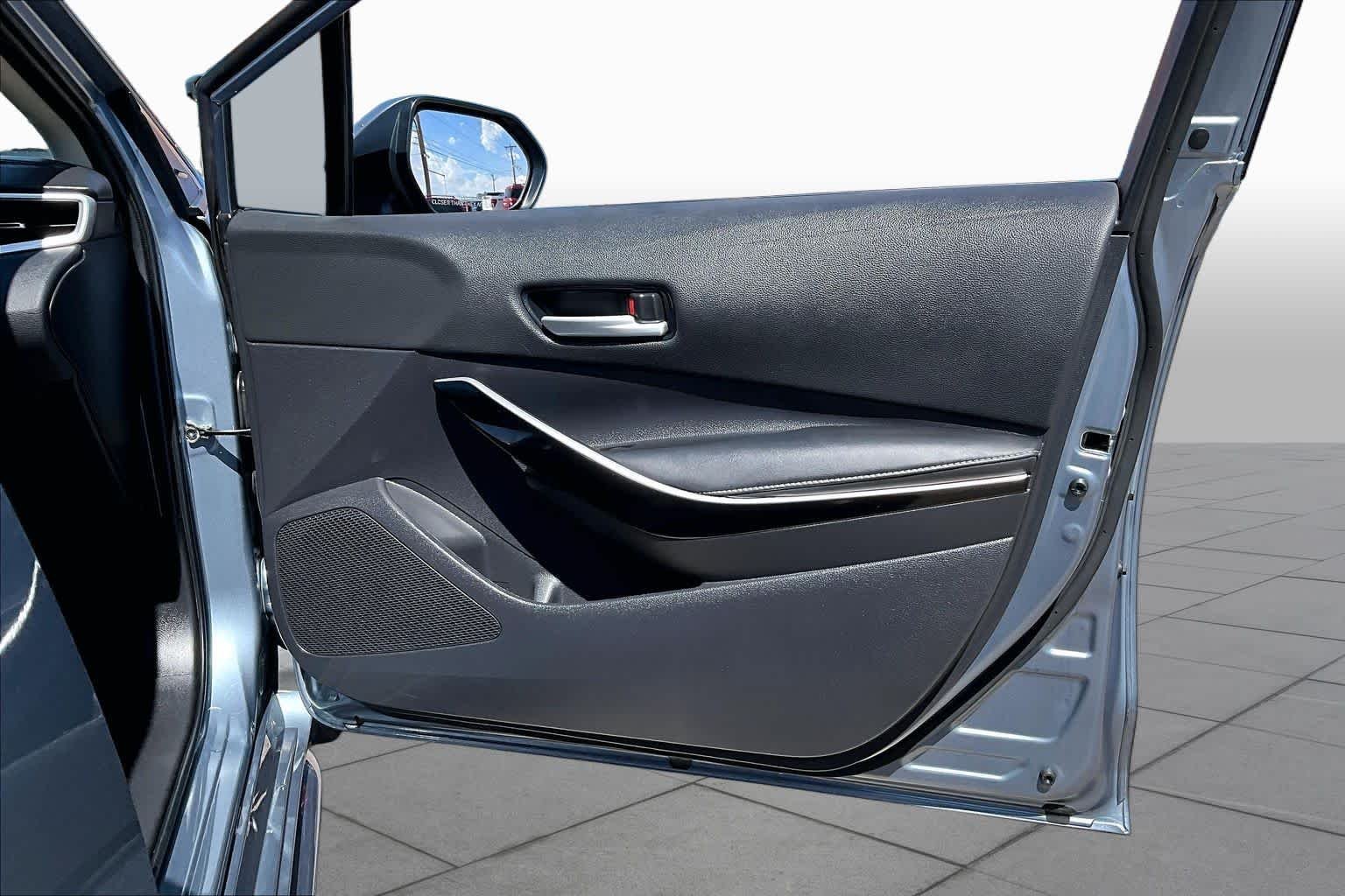 Used 2024 Celestite Toyota Hybrid XLE image 23