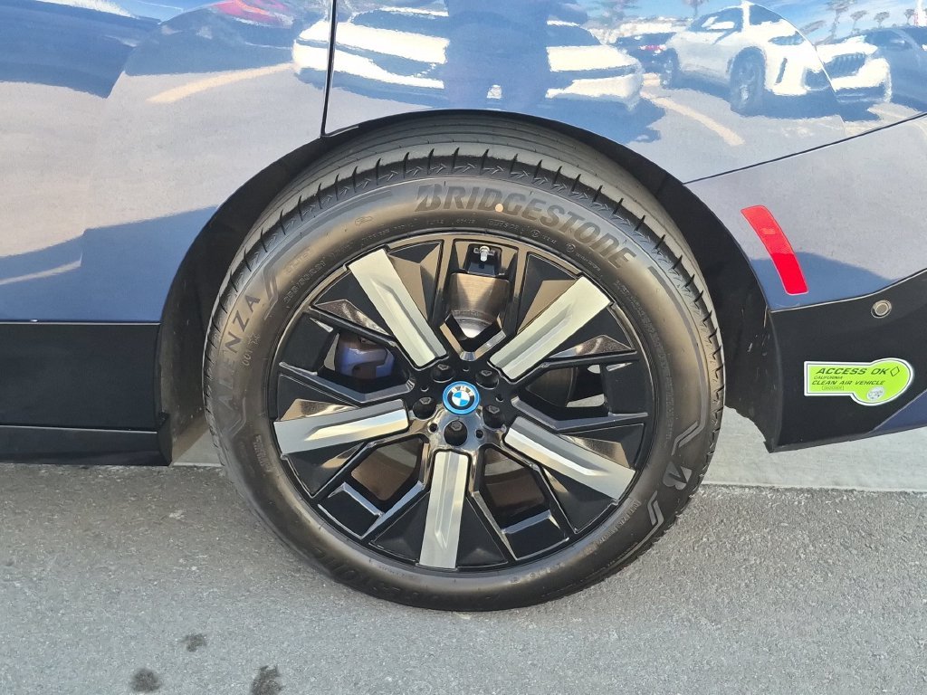 Used 2024 Blue BMW xDrive50 image 28