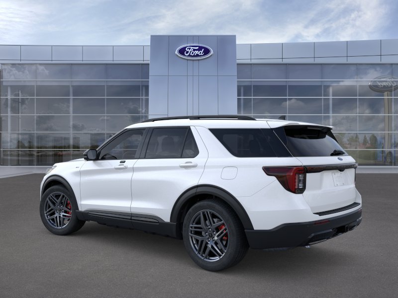 New 2026 Star White Metallic Tri-Coat Ford ST-Line image 4