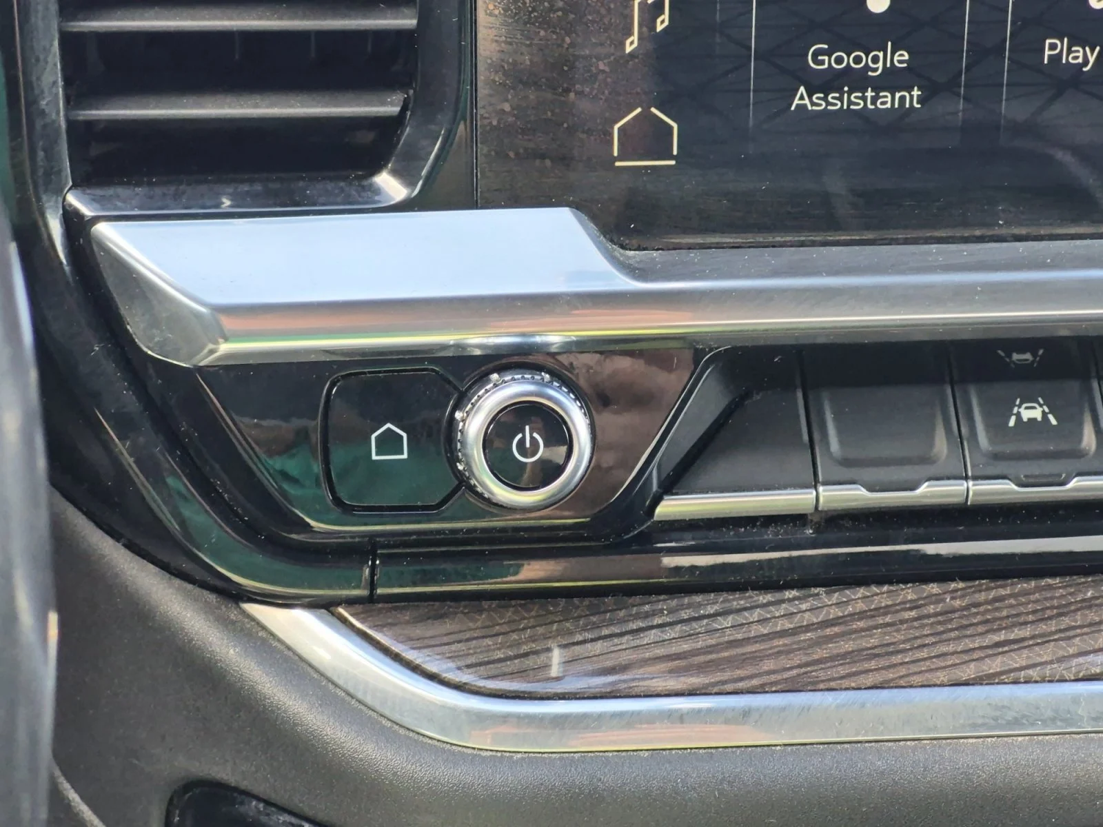 Used 2022 Summit White GMC Elevation image 17