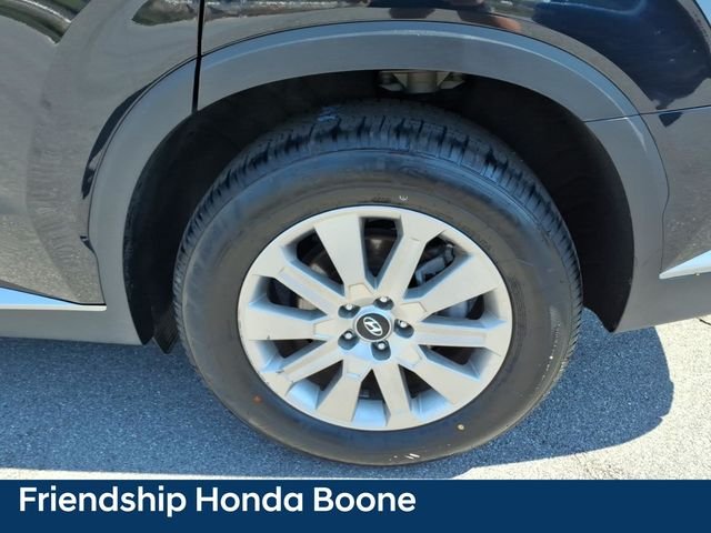Used 2024 White Hyundai SEL image 13