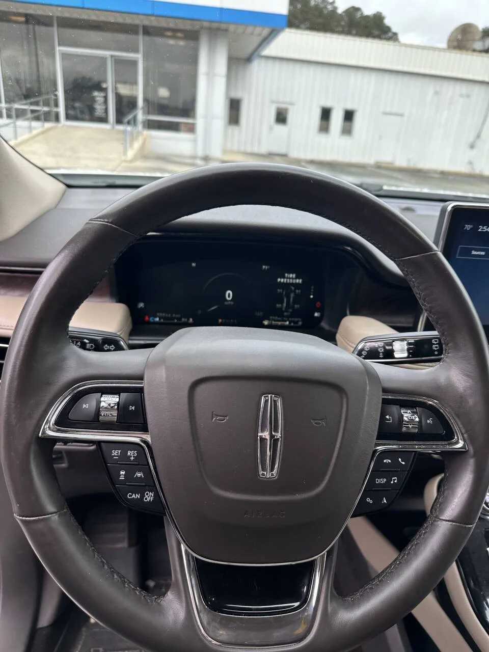 Used 2022 White Lincoln Reserve AWD 4dr SUV image 7