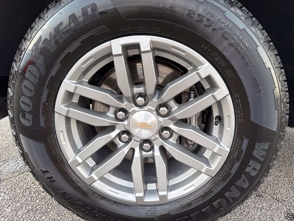 Used 2025 Sterling Gray Metallic Chevrolet LT image 11