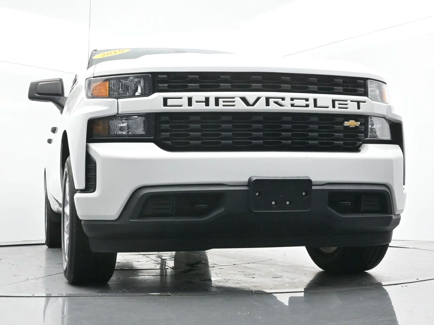 Used 2019 SUMMIT WHITE Chevrolet Custom image 39