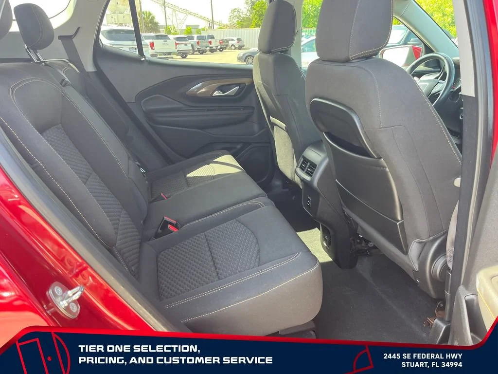 Used 2018 RED QUARTZ TINTCOAT GMC SLE image 17