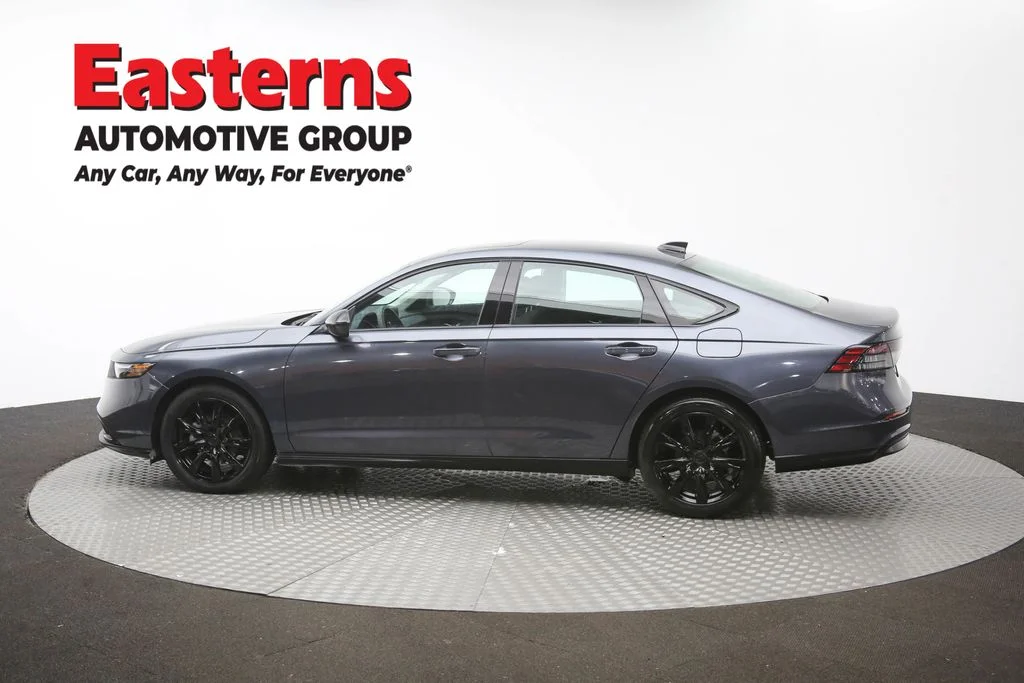 Used 2025 Gray Honda SE image 61