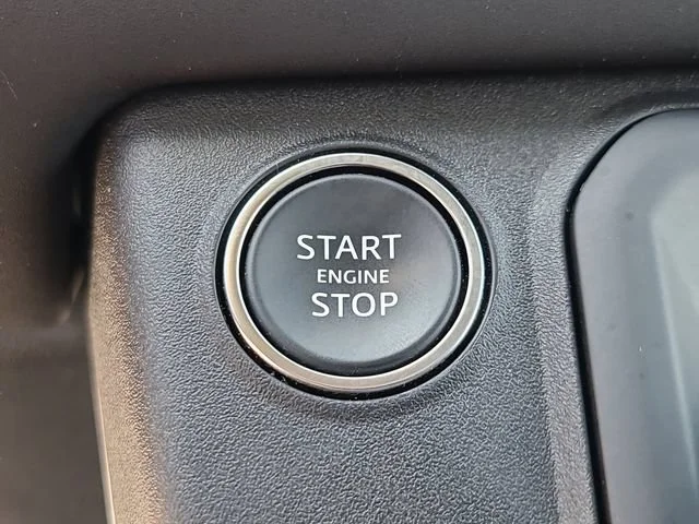 Used 2025 White Land Rover S image 30