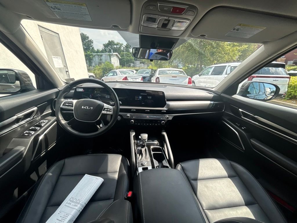 Certified Used 2025 Green Kia S image 22