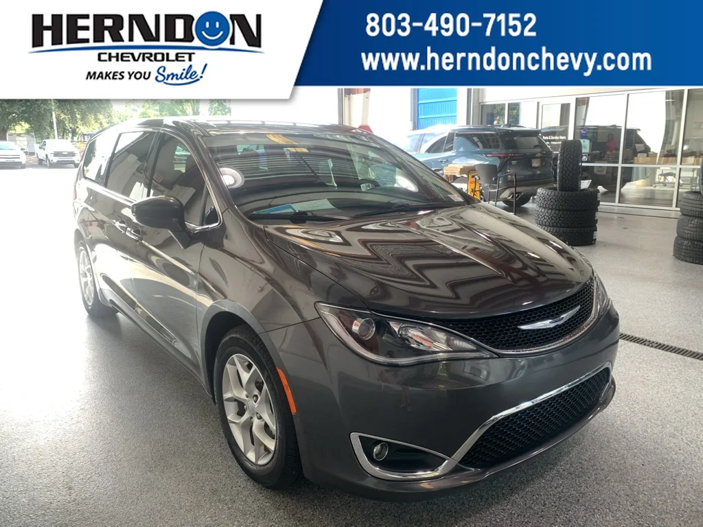 Gray (Granite Crystal Metallic Clearcoat) 2019 Chrysler Pacifica Minivan Front-Wheel Drive 9-Speed Automatic